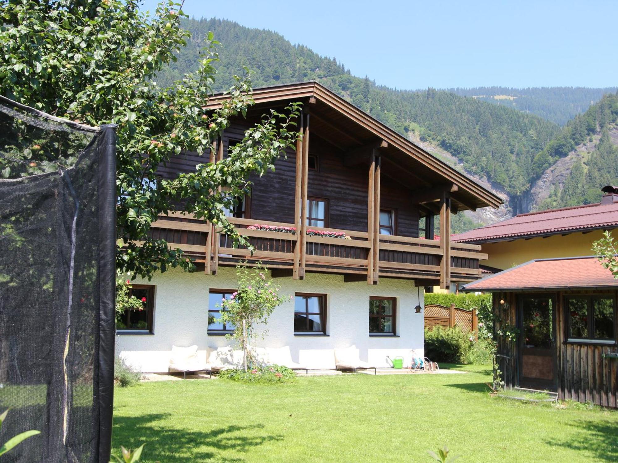 Quaint Mansion Near Ski Bus In Goldegg Exteriér fotografie
